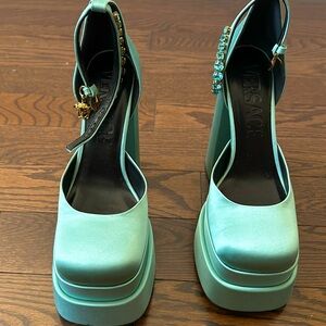 Versace high heels size 40